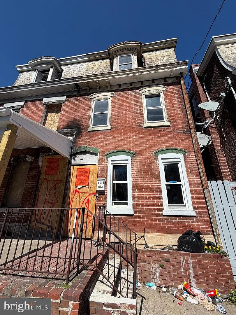 1513 Arrott St photo 1