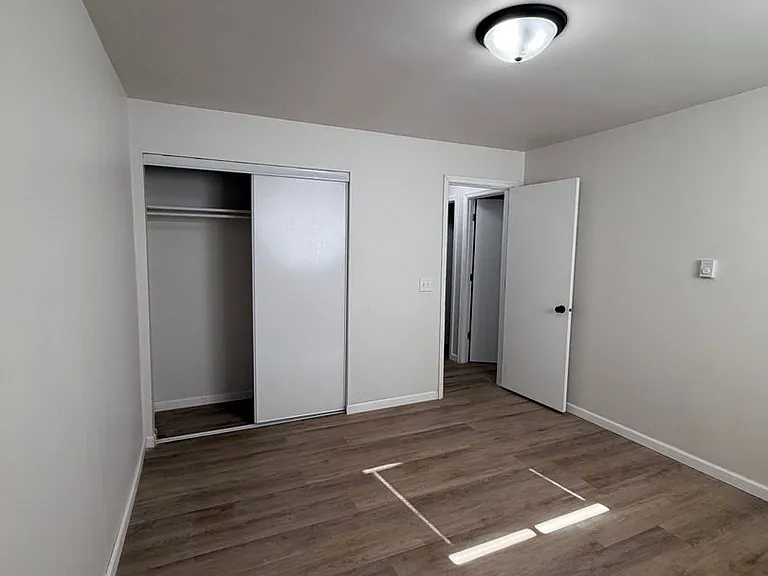 Aurora Apartments — Photo 20