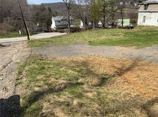 2610 E Finley Dr, Claysville, PA