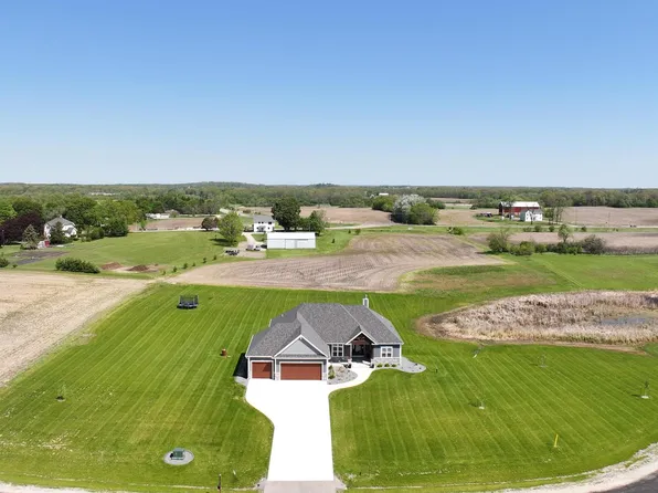 28516 Blue Crane COURT, Waterford, WI 53185