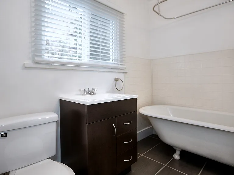 401 12th Ave E #9 — Photo 5
