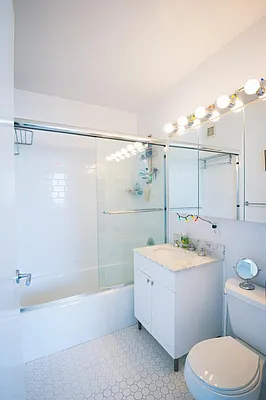 Rented by Luxury Apartments LIC | media 4