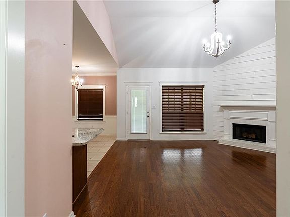 4th image of 8293 Woodbend Dr