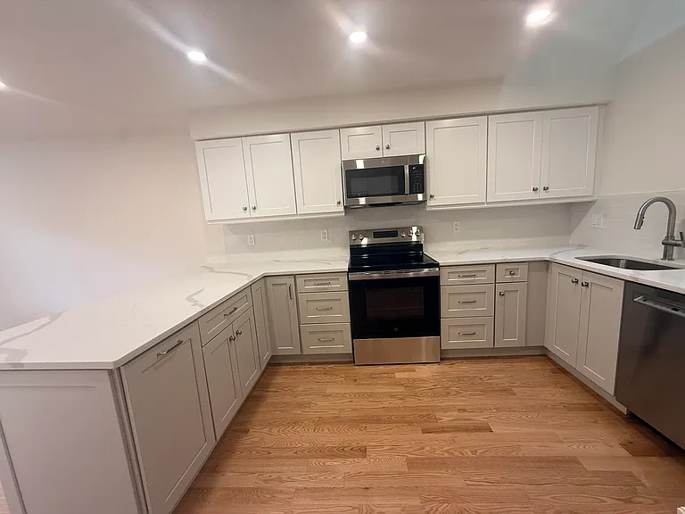 105 Beaconsfield Rd #105 — Photo 7