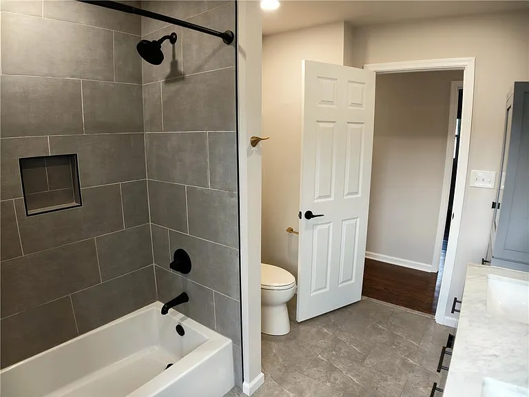 2834 Center St — Photo 21