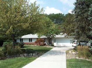 1142 Gulf Rd, Elyria, OH 44035