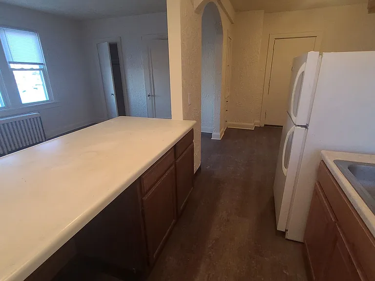 100 Academy Ave — Photo 12