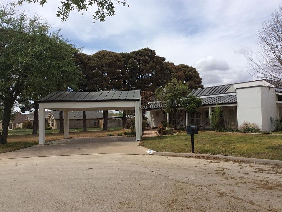 1st image of 1201 Oak Dr