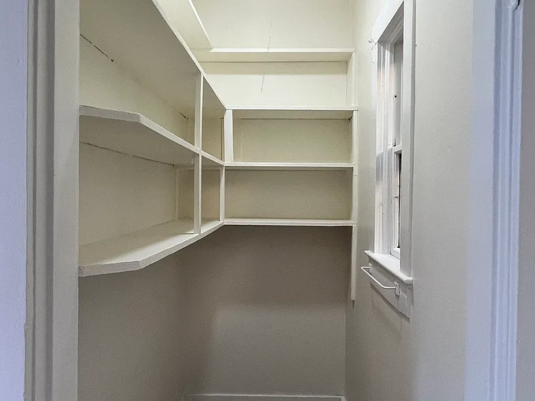 505 Hillsdale St — Photo 12