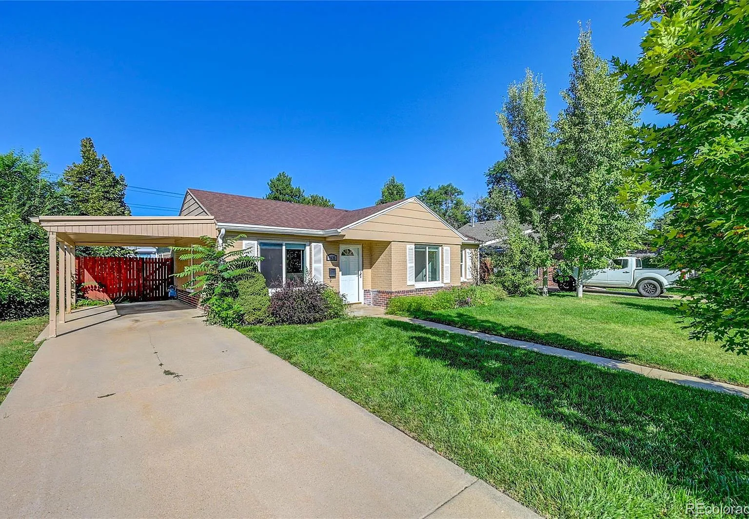 3 bed, 1.0 bath, 1120 sqft, $2,595 — Photo 2