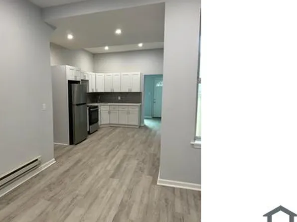 4266 Viola St, Philadelphia, PA 19104