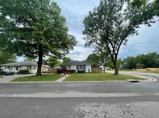 325 W Lincoln St, Moundridge, KS 67107