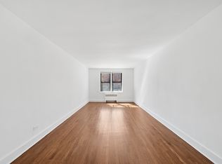 20-21 Seagirt Blvd #2E, Far Rockaway, NY 11691