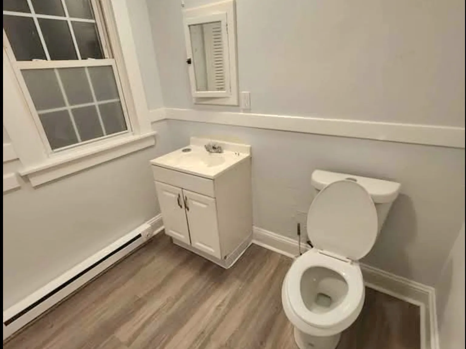 64 Vernon Ave — Photo 4