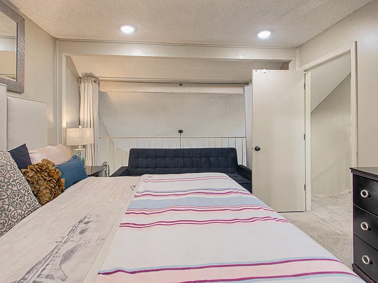 5778 N Anita Ave — Photo 9