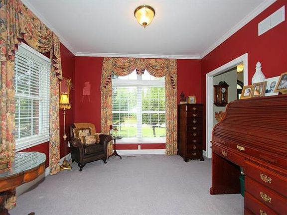3rd image of 1266 Ascot Drive