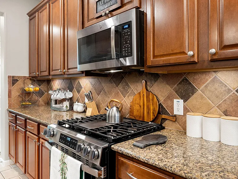 24647 Hampton Lakes Dr — Photo 12