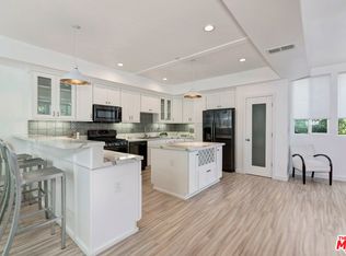 1325 Silver Lake Blvd, Los Angeles, CA 90026