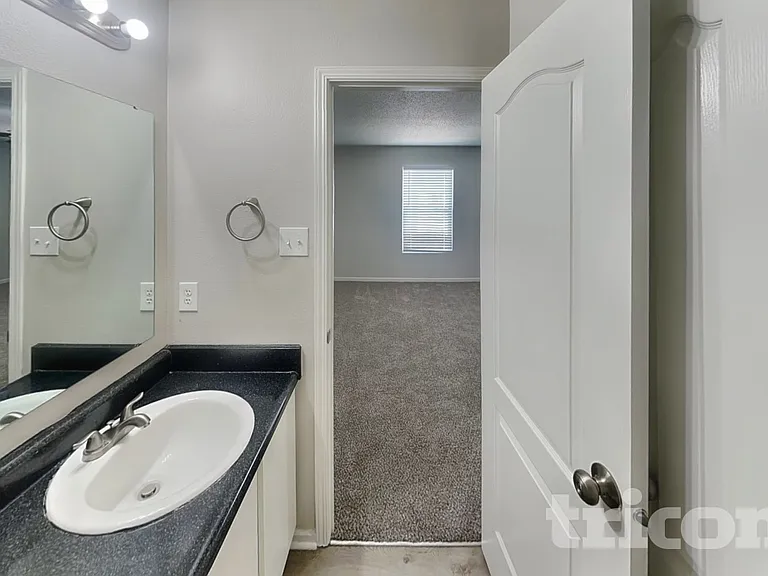 6238 Monteo Ln — Photo 8