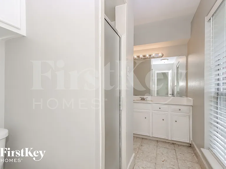1702 Corral Dr — Photo 10