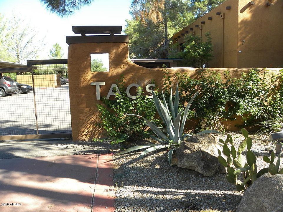 Entrance to Taos