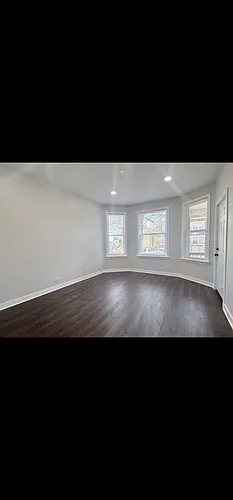 532 N Lawler Ave Photo 1