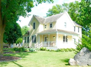 820 Birch Ave, Bird Island, MN 55310