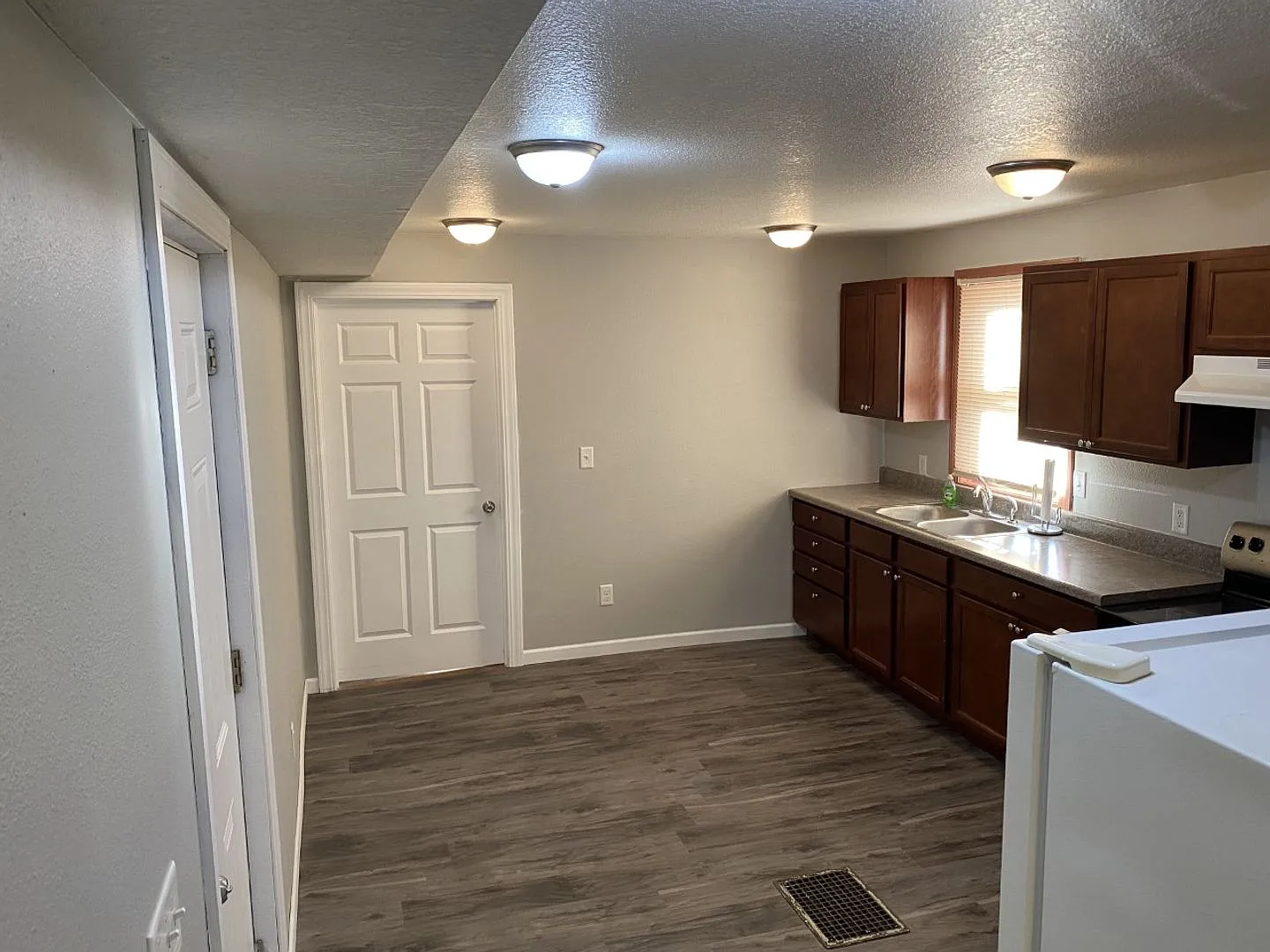 3 bedroom 1.5 bath house for rent! — Photo 1