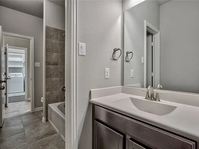 426 George Dr — Photo 30