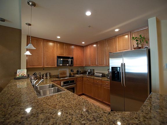 3rd image of 925 Lincoln St #6J