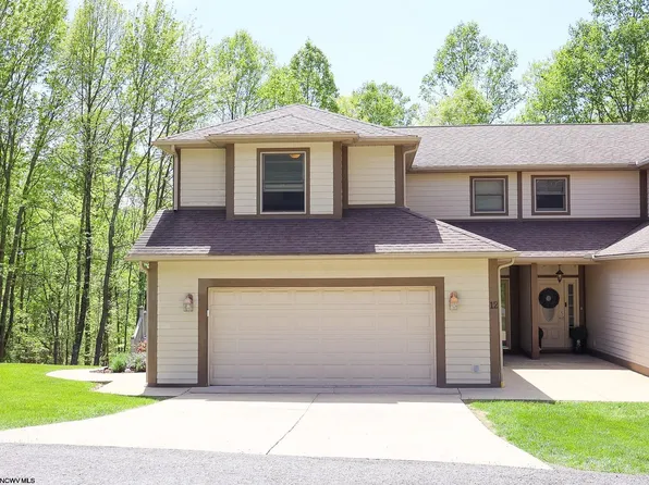 12 Oak Ridge Dr, Morgantown, WV 26508