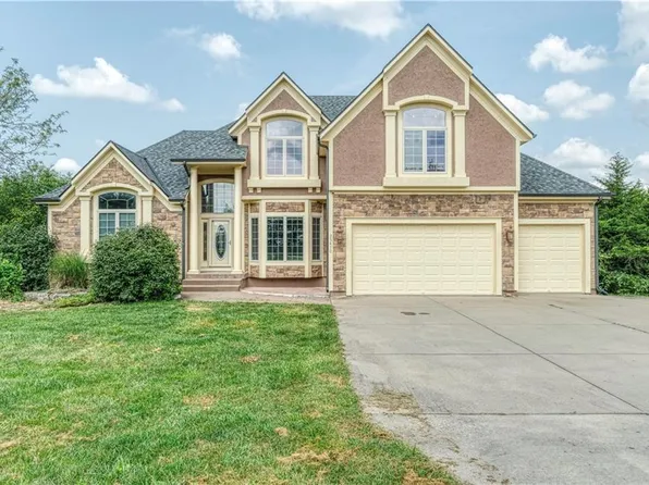 25470 Sunset Ln, Paola, KS 66071
