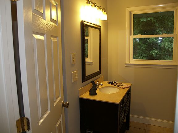 5th image of 713 Richfield Dr