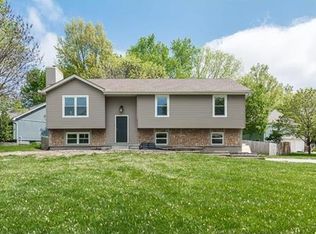 14021 S Raintree Dr, Olathe, KS 66062