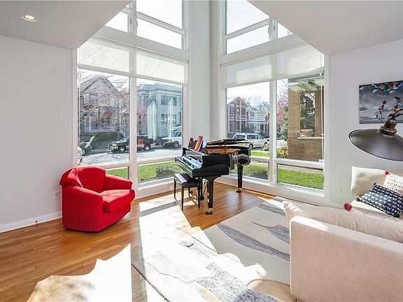 3rd image of 932 Broadway St Unit 1