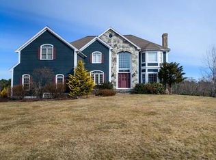 94 Windkist Farm Rd, North Andover, MA 01845