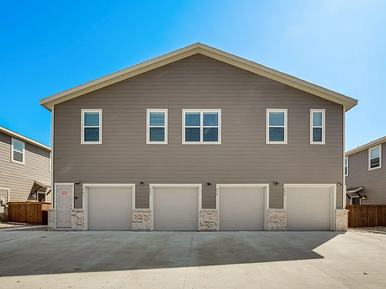 663 Wheatfield Dr — Photo 19