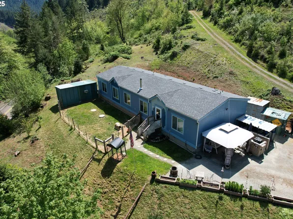 9924 N Myrtle Rd, Myrtle Creek, OR 97457