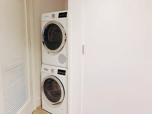 Rented by Chase Global M Realty LLC | media 28