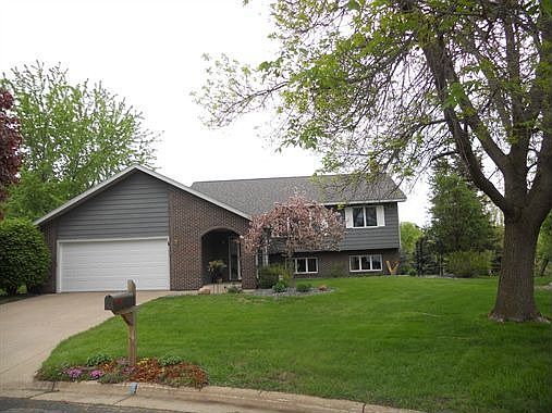1st image of 320 Knollwood Dr