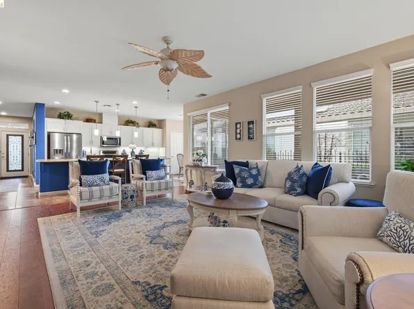 518 American Falls Dr, Rio Vista, CA 94571