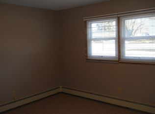 525 W Spring St APT 7, New Hampton, IA 50659