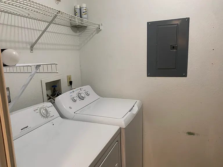 3705 SW 27th St #321 — Photo 8