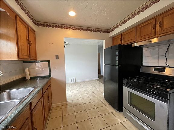 3rd image of 17816 Lotus Dr