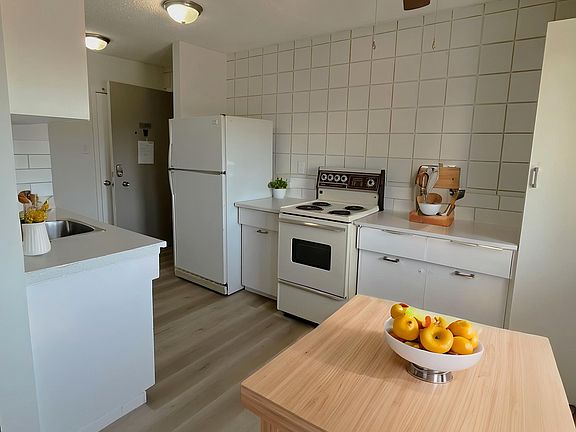 3rd image of 16316 106a Ave NW #865061