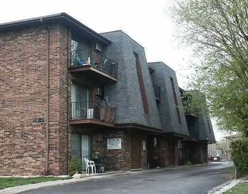 AFFORDABLE 2 BEDROOM CONDO!!