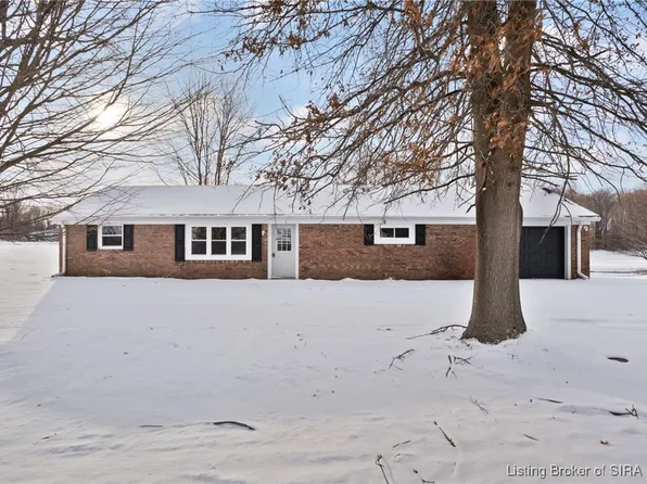 13575 Maple Street NE, Palmyra, IN 47164