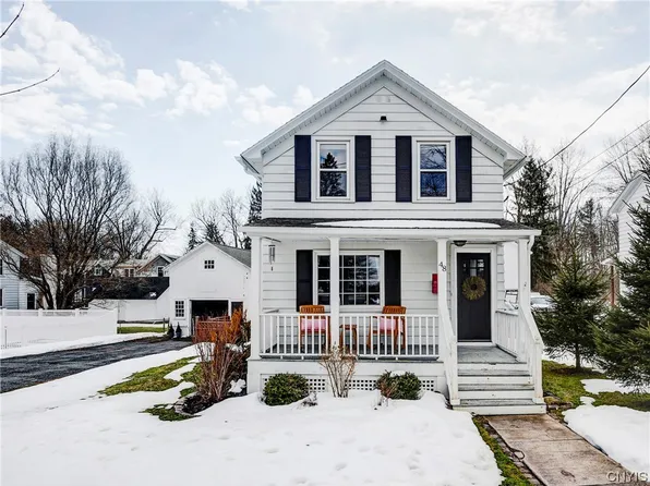 48 E Elizabeth St, Skaneateles, NY 13152