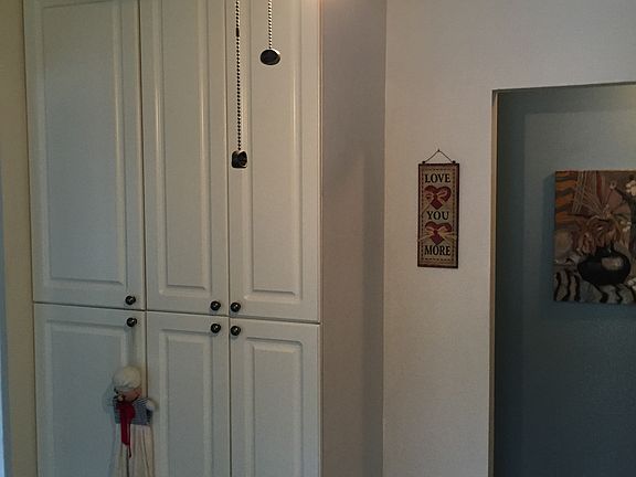 4th image of 35 Hawthorne Ave