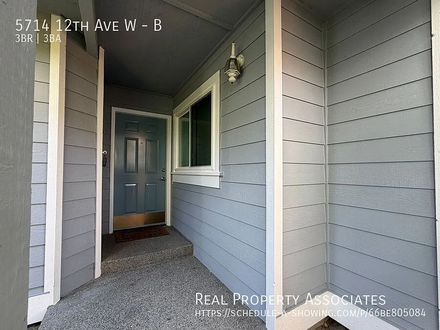 In Everett — Photo 2